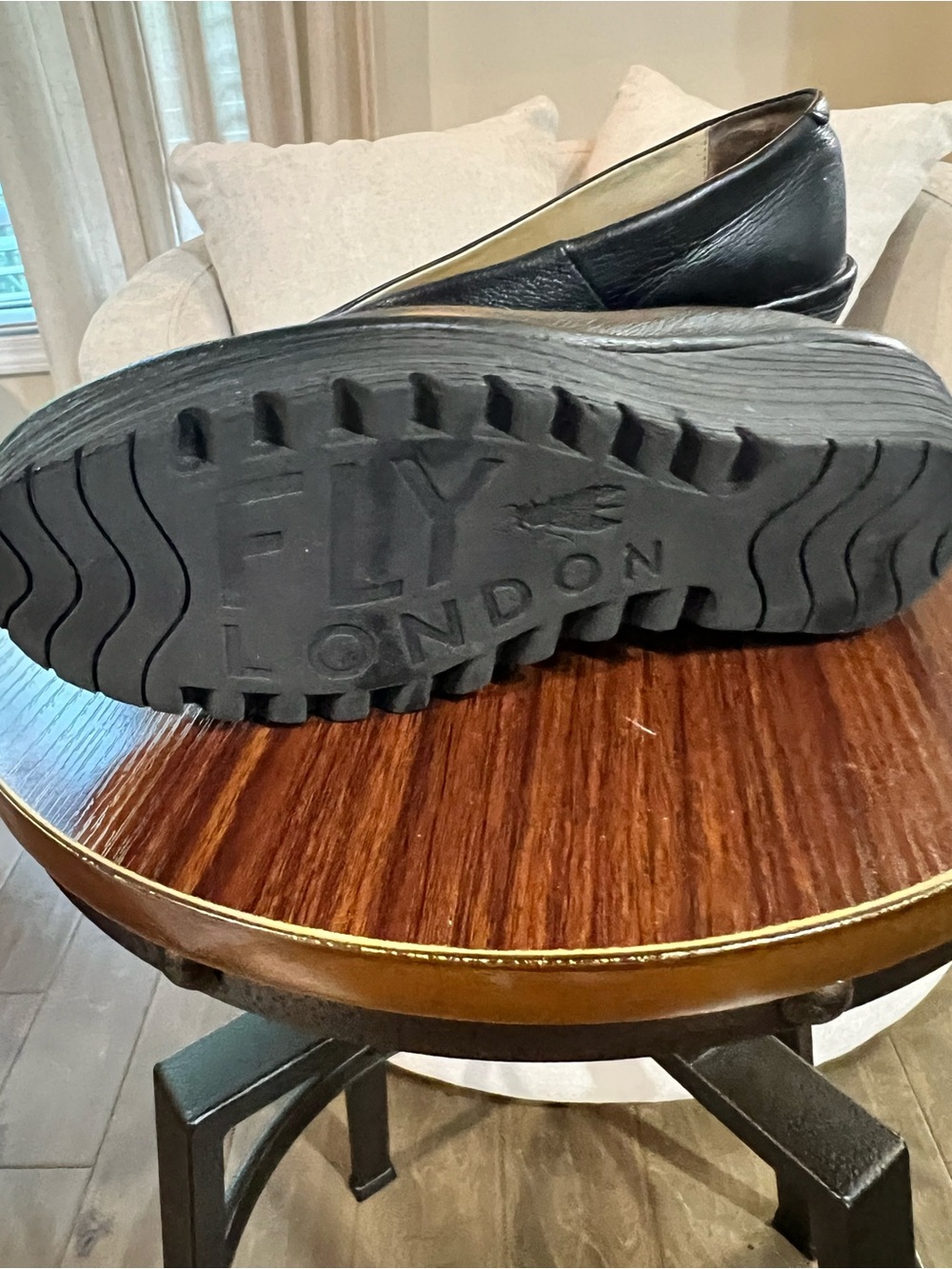 Fly London Black Leather Slip-On Clogs, EU 40
Very good pre-owned condition. - Picture 5 of 6